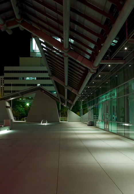 Flashback: Caltrans District 7 Headquarters / Morphosis