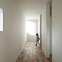 House In Saitozaki / Koichi Futatsumata House In Saitozaki / Koichi Futatsumata © Hiroshi Mizusaki