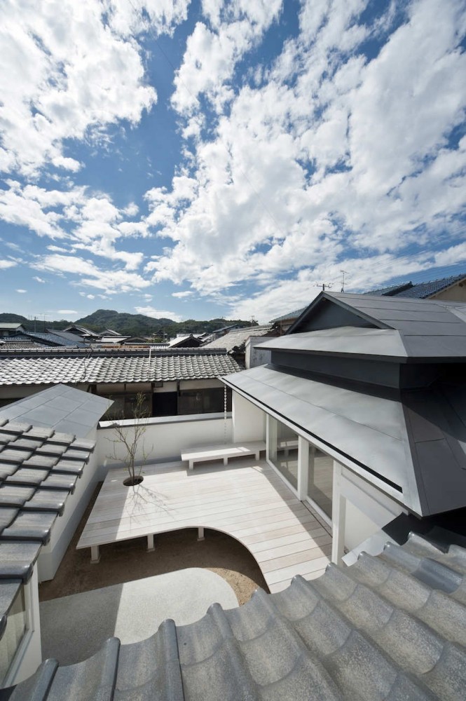 White Dormitory For Il Vento / Koichi Futatsumata