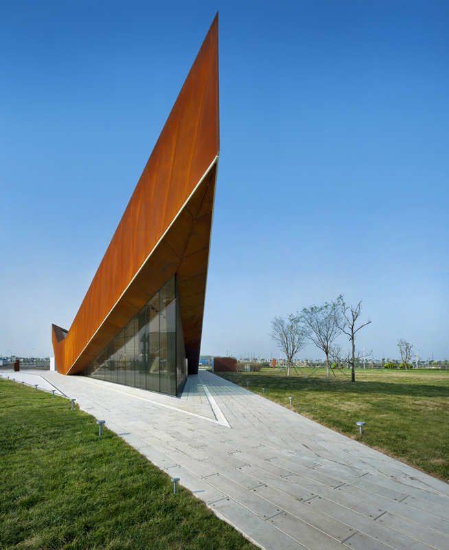 Vanke Triple V / Ministry Of Design