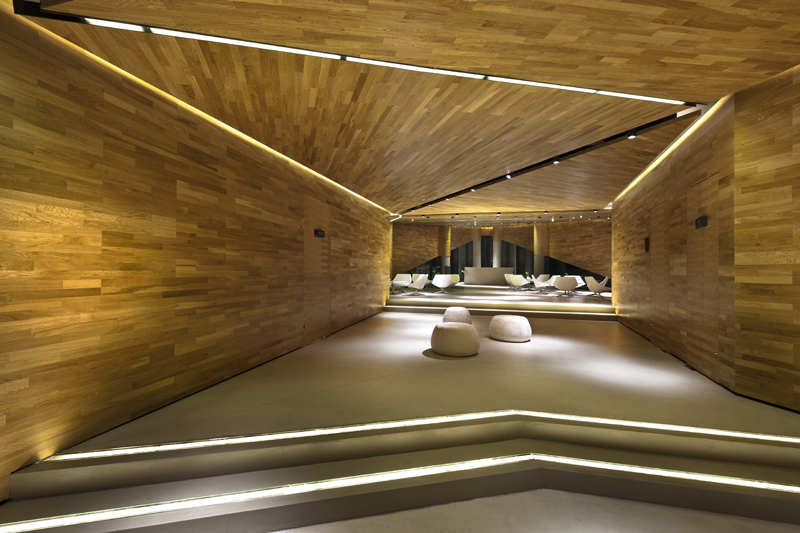 Vanke Triple V / Ministry Of Design
