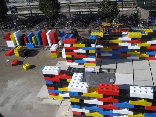 'Abondantus Gigantus' Temporary Pavilion (6)