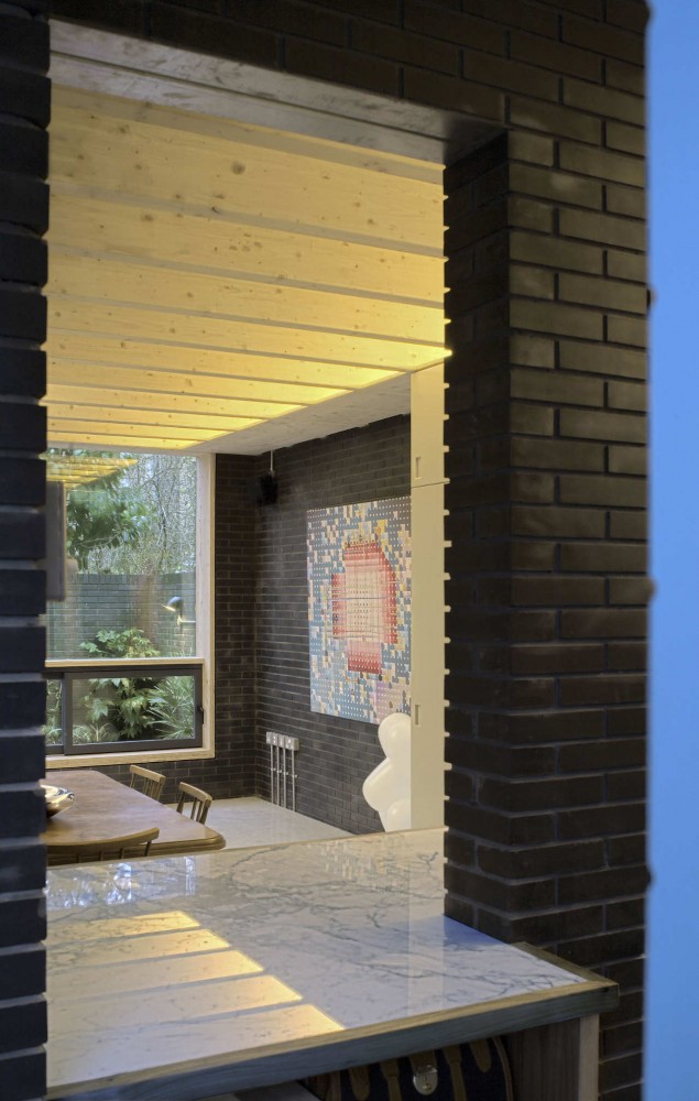 The Shadow House / Liddicoat & Goldhill