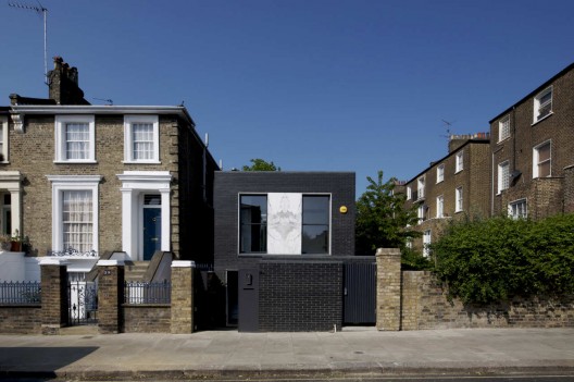 The Shadow House / Liddicoat & Goldhill