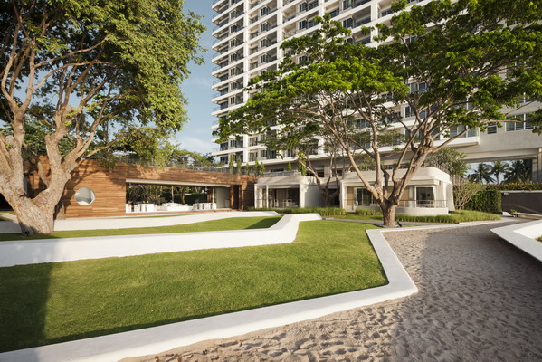 Baan San Kraam Sales Office / Somdoon Architects