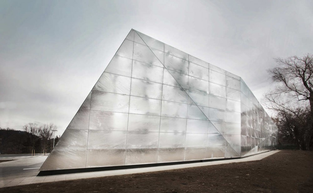 Climate Protection Supermarket / LOVE Architecture