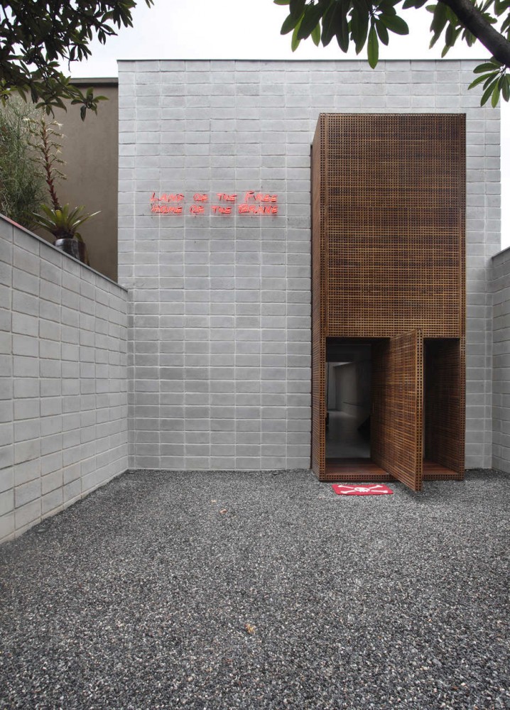 Guilhermes Home Studio / Studio Guilherme Torres