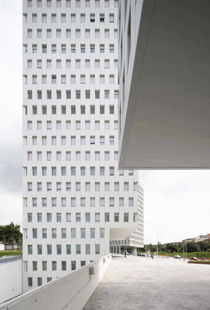 La Pallaresa / Iberian Arquitectos (Terradas Arquitectos + Eduardo Souto de Moura)