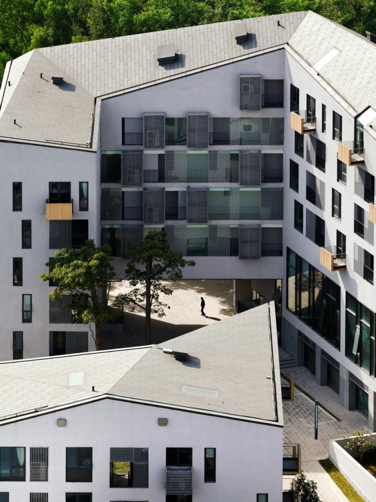 Maillen Hotel And Apartment / Urbanus