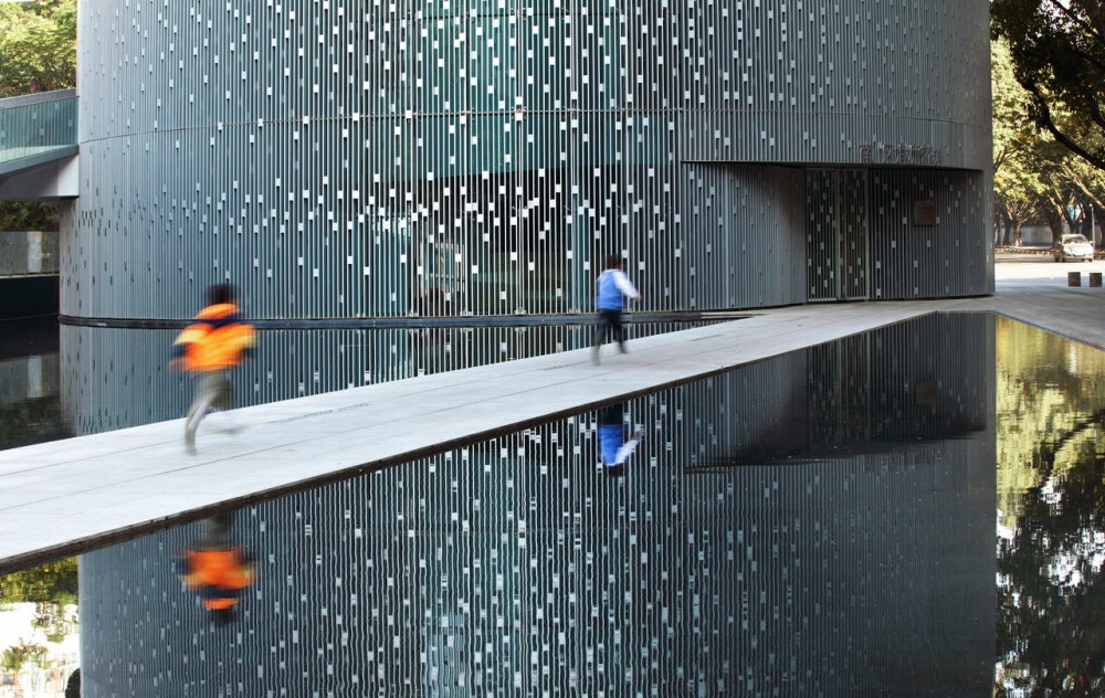 Nanshan Wedding Center / Urbanus