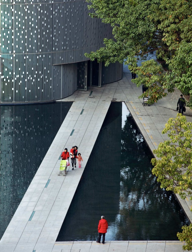 Nanshan Wedding Center / Urbanus