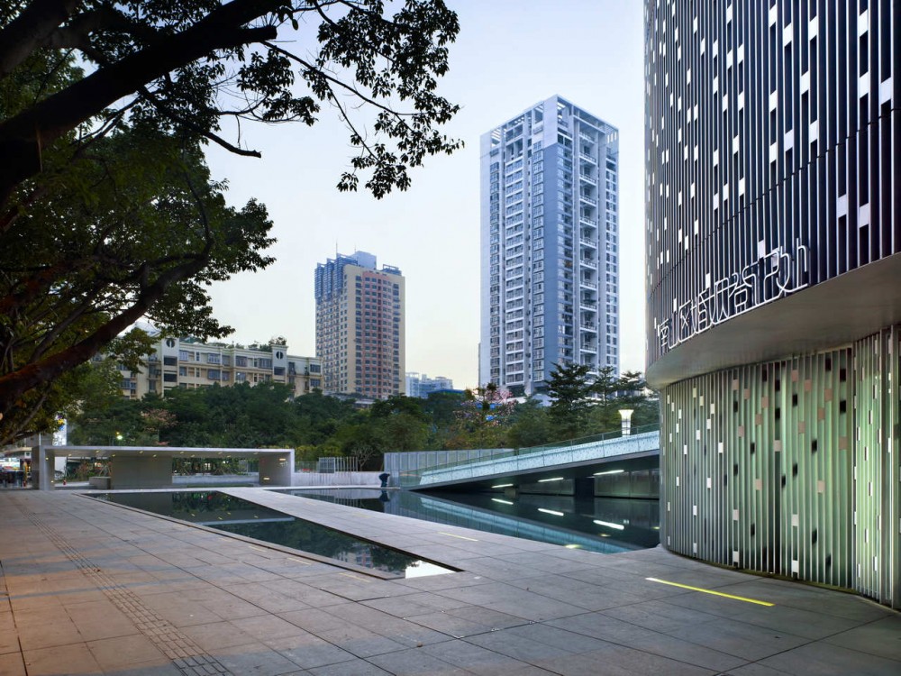 Nanshan Wedding Center / Urbanus