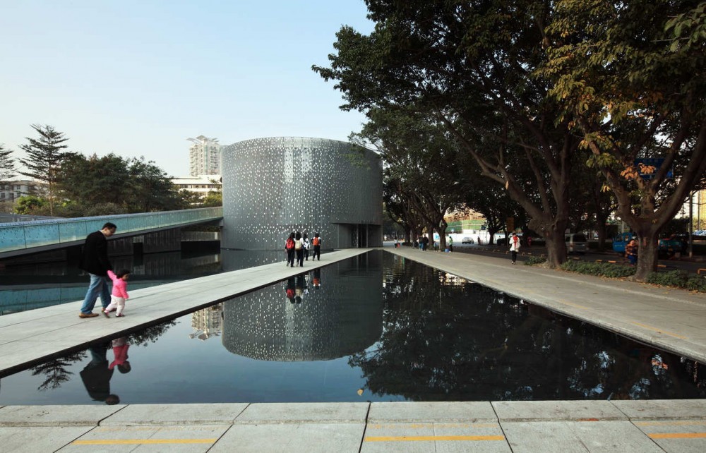 Nanshan Wedding Center / Urbanus
