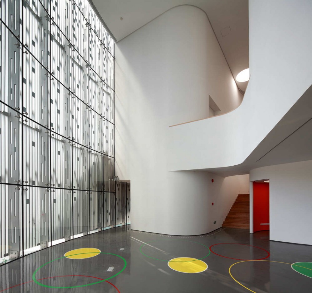 Nanshan Wedding Center / Urbanus