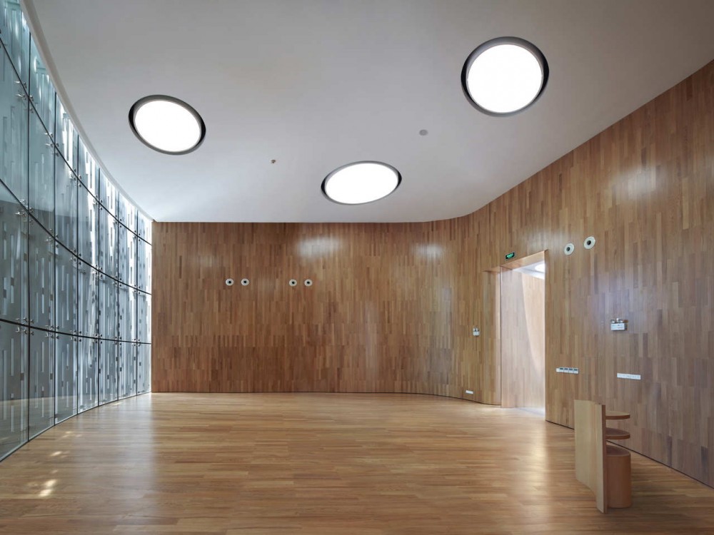 Nanshan Wedding Center / Urbanus