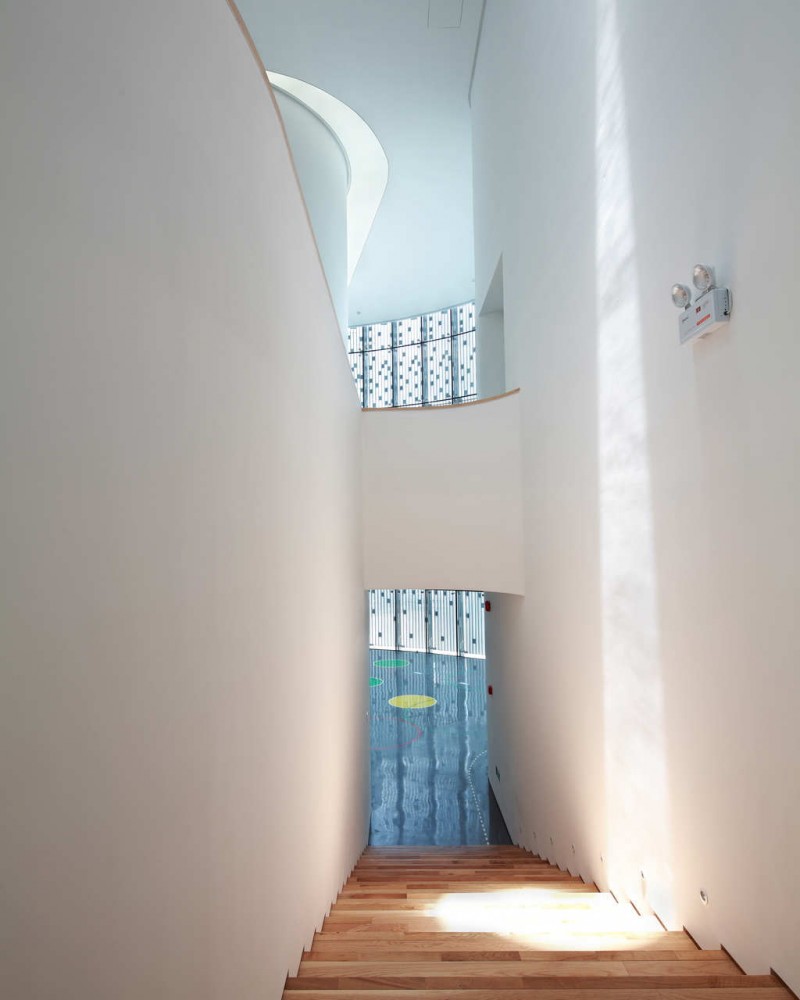 Nanshan Wedding Center / Urbanus