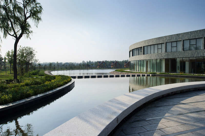 Ming-Tang Hot Spring Resort / CT Design