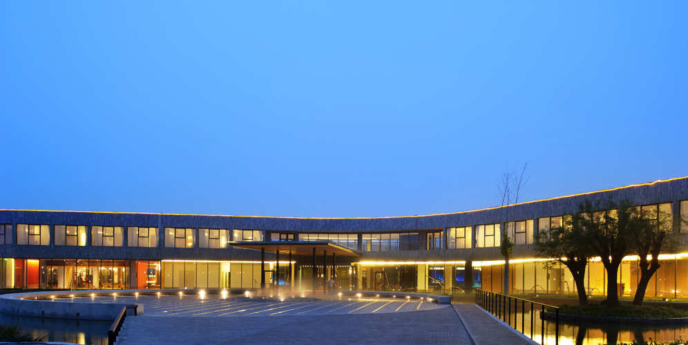 Ming-Tang Hot Spring Resort / CT Design