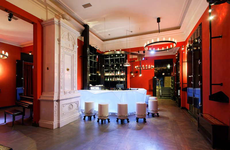 Bar-Studio Kluchi / Peter Kostelov, Alexey Rozenberg, Anton Grechko