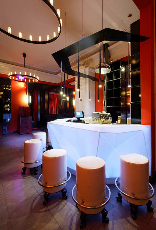 Bar-Studio Kluchi / Peter Kostelov, Alexey Rozenberg, Anton Grechko