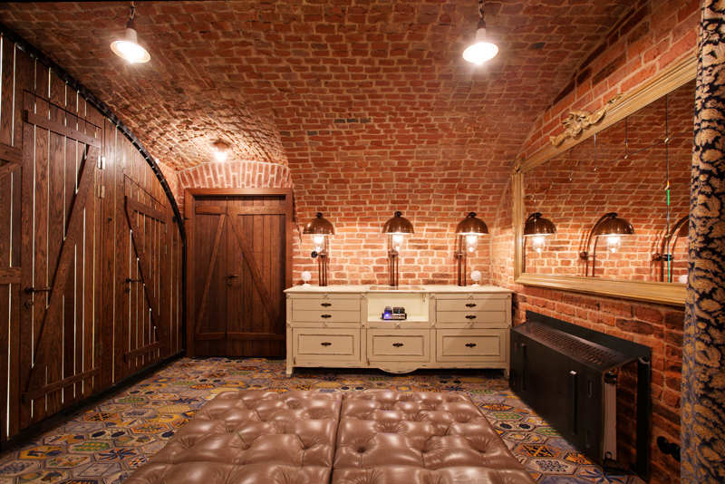 Bar-Studio Kluchi / Peter Kostelov, Alexey Rozenberg, Anton Grechko