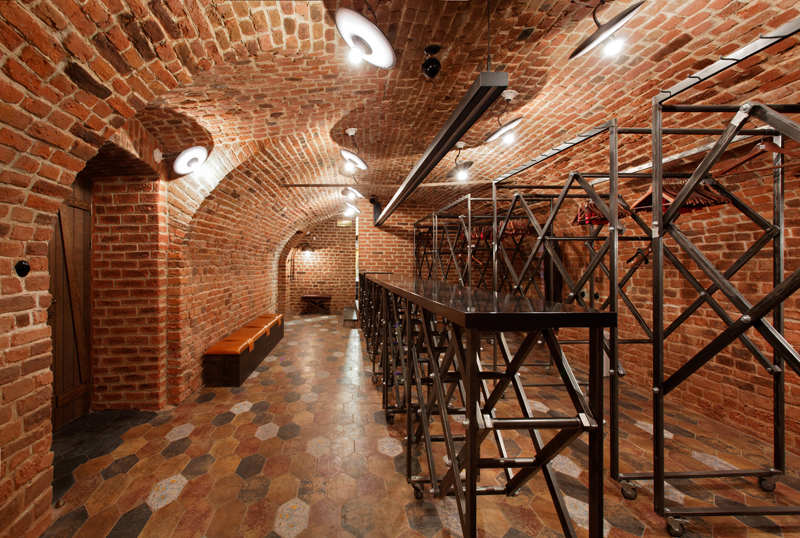Bar-Studio Kluchi / Peter Kostelov, Alexey Rozenberg, Anton Grechko