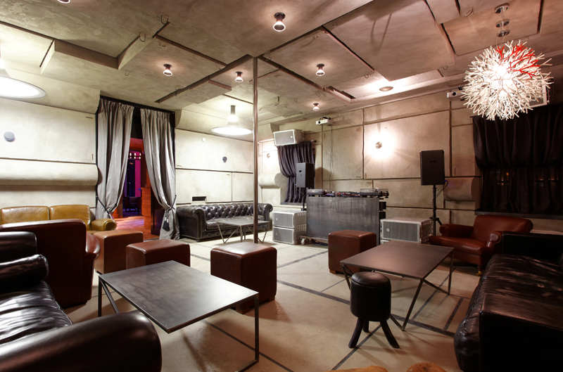 Bar-Studio Kluchi / Peter Kostelov, Alexey Rozenberg, Anton Grechko