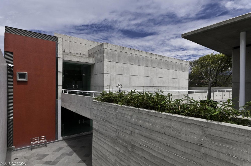 Dental Workshop / Fernando Cué González + Mauricio García Cué