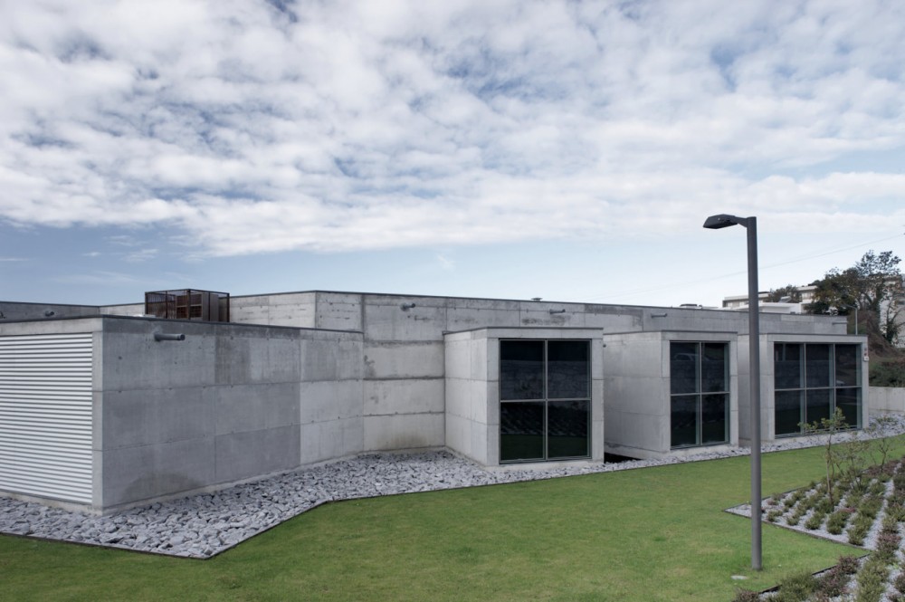Esmeriz House / Cosimo Projectos