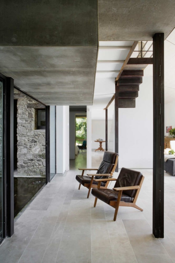 Estate In Extremadura / Ábaton Architects