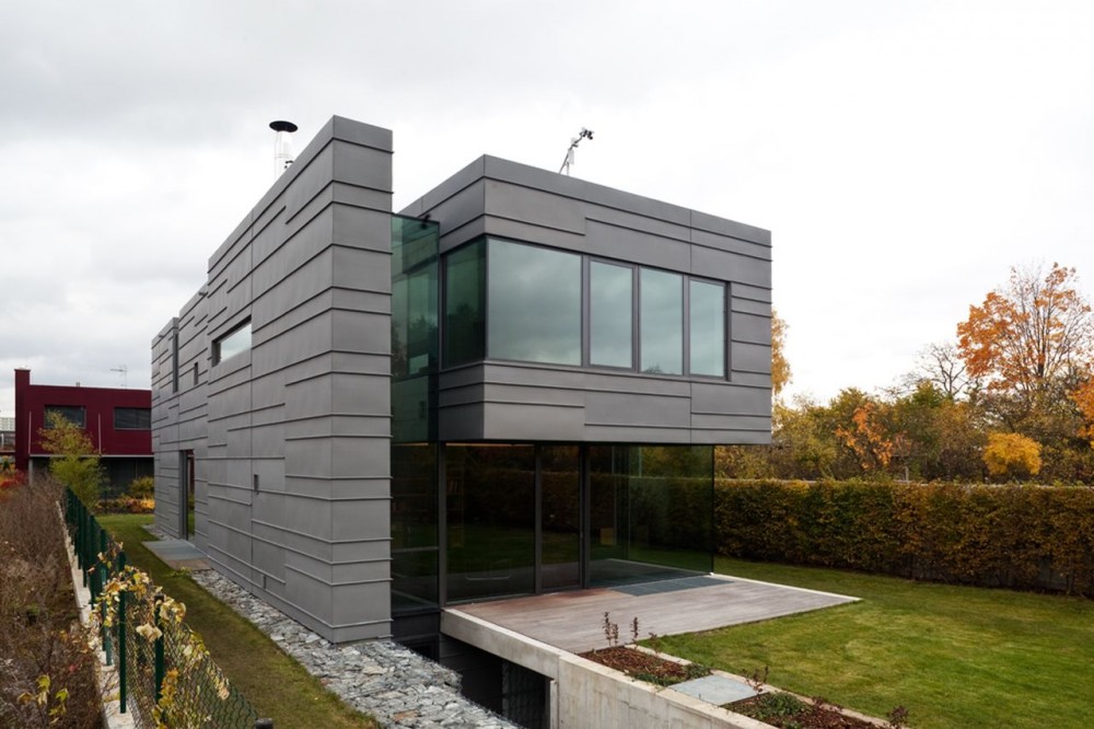 Family House In Kunratice / Aulík Fišer Architects