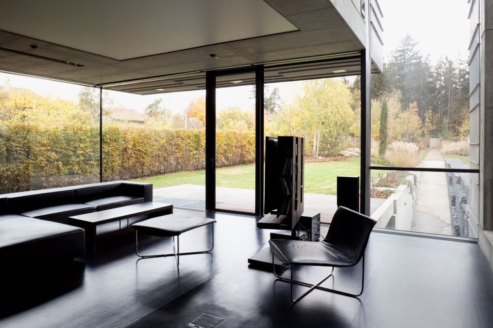 Family House In Kunratice / Aulík Fišer Architects