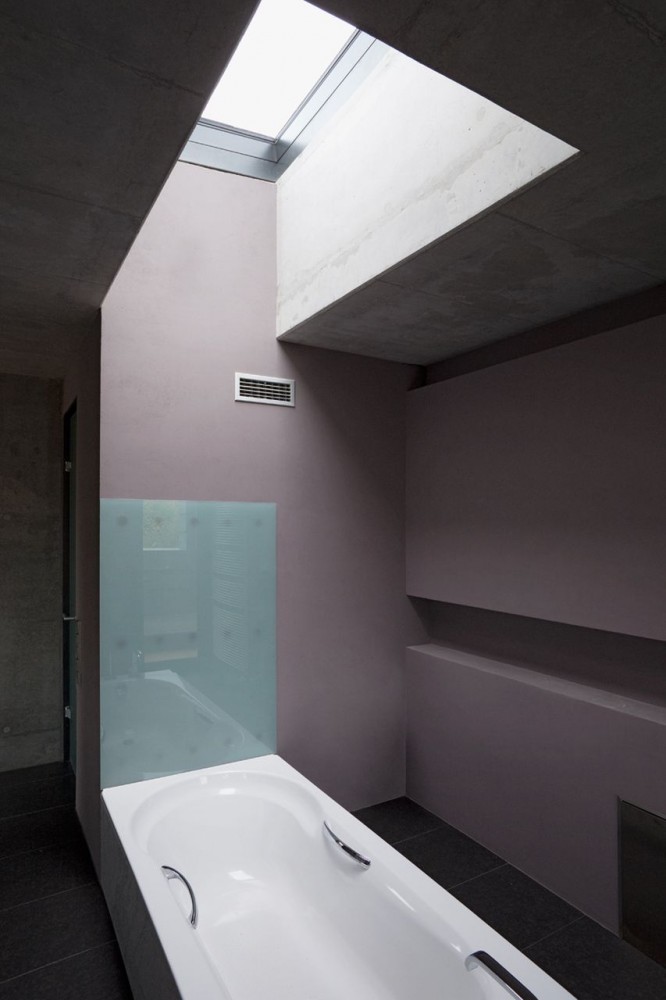 Family House In Kunratice / Aulík Fišer Architects