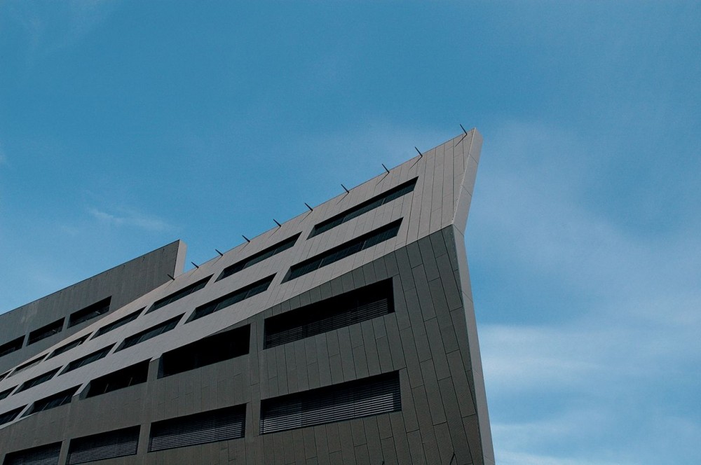 Office Building E / Aulík Fišer Architects