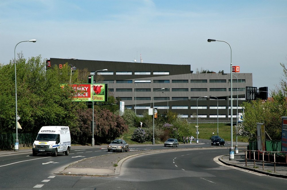 Office Building E / Aulík Fišer Architects