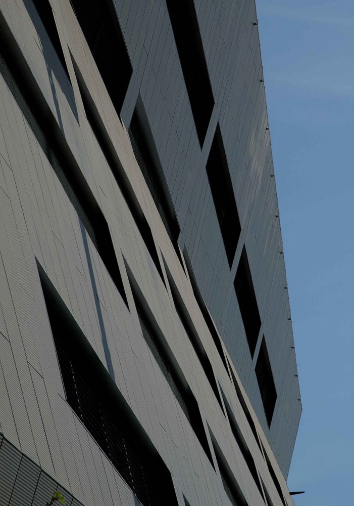 Office Building E / Aulík Fišer Architects