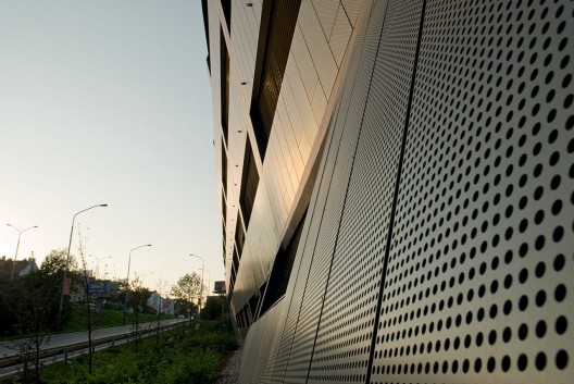 Office Building E / Aulik Fiser Architects