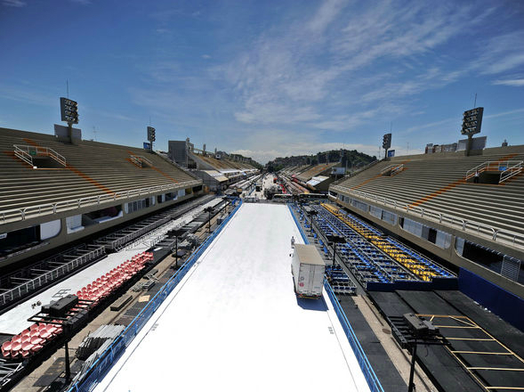 Rio Carnival 2012 kicks off in Oscar Niemeyer’s newly renovated Sambadrome
