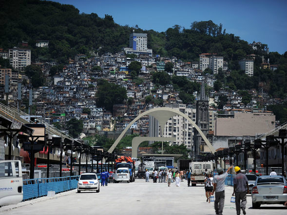 Rio Carnival 2012 kicks off in Oscar Niemeyer’s newly renovated Sambadrome