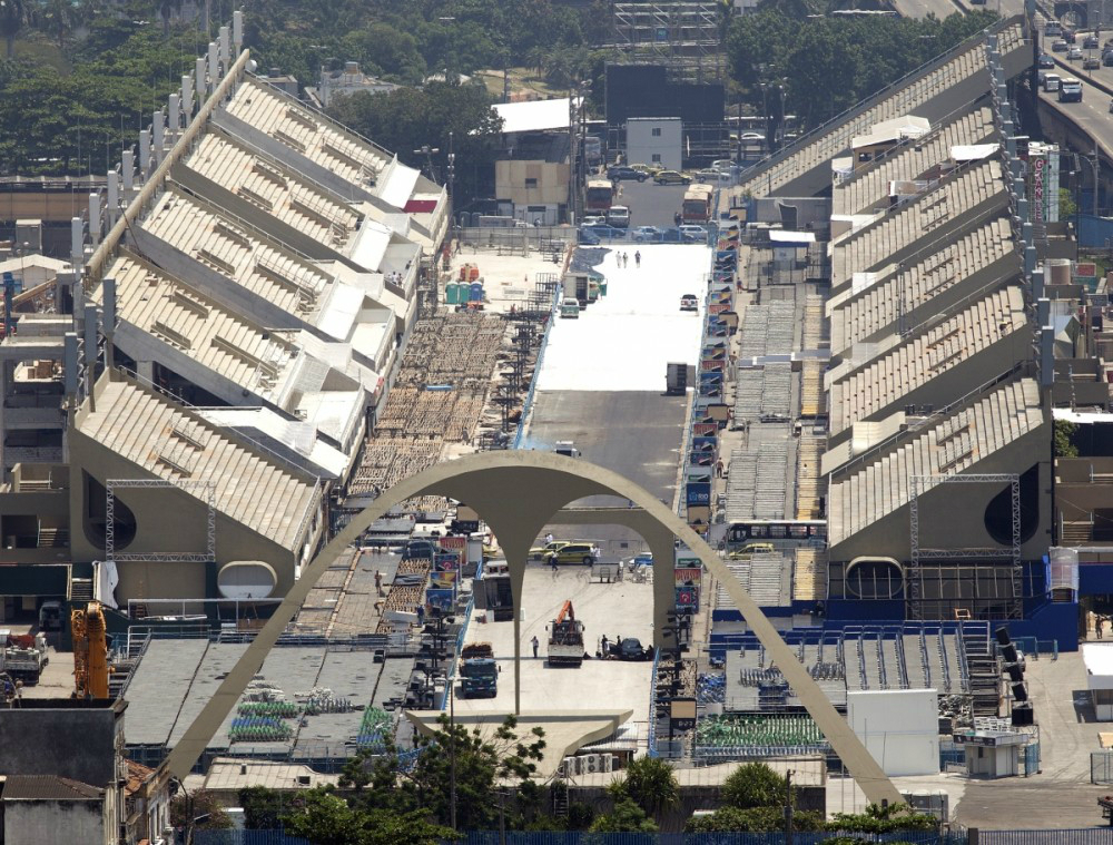 Rio Carnival 2012 kicks off in Oscar Niemeyer’s newly renovated Sambadrome
