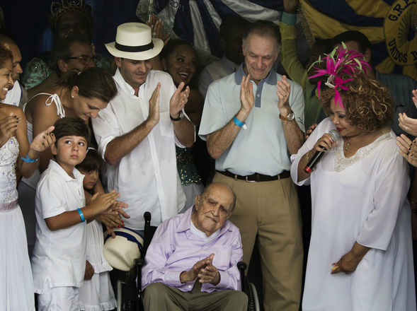 Rio Carnival 2012 kicks off in Oscar Niemeyer’s newly renovated Sambadrome