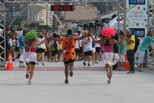 Rio Carnival 2012 kicks off in Oscar Niemeyer’s newly renovated Sambadrome
