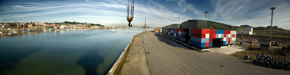 Docks In Aviles Port / [baragaño]
