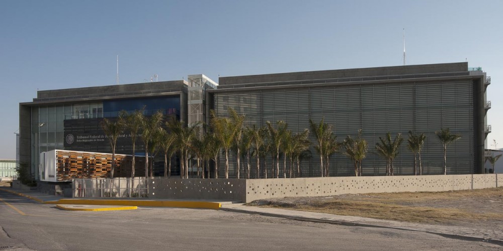 Room For Justice / Mauricio García Cué