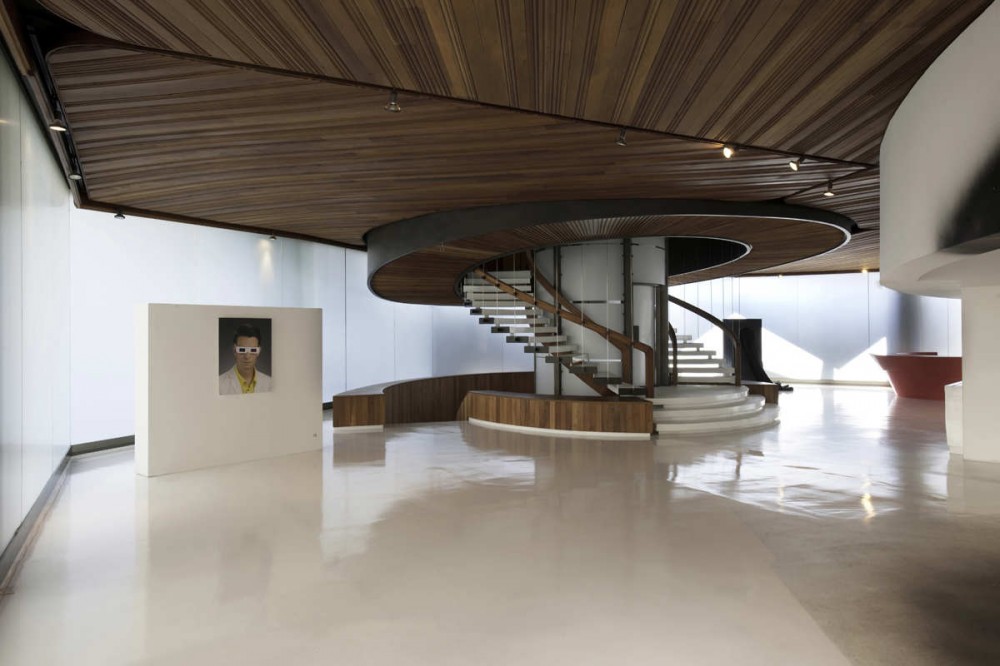 Polyforum Siqueiros Galleries / BNKR Arquitectura