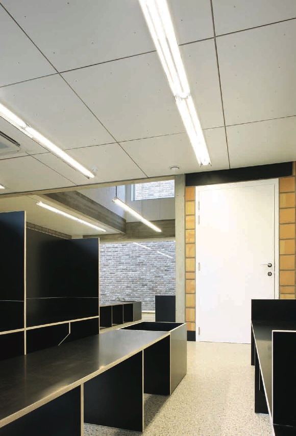 Malpertuus Veterinary Clinic / architecten de vylder vinck taillieu