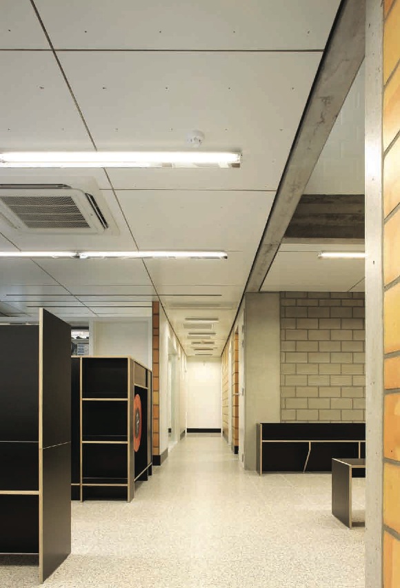 Malpertuus Veterinary Clinic / architecten de vylder vinck taillieu