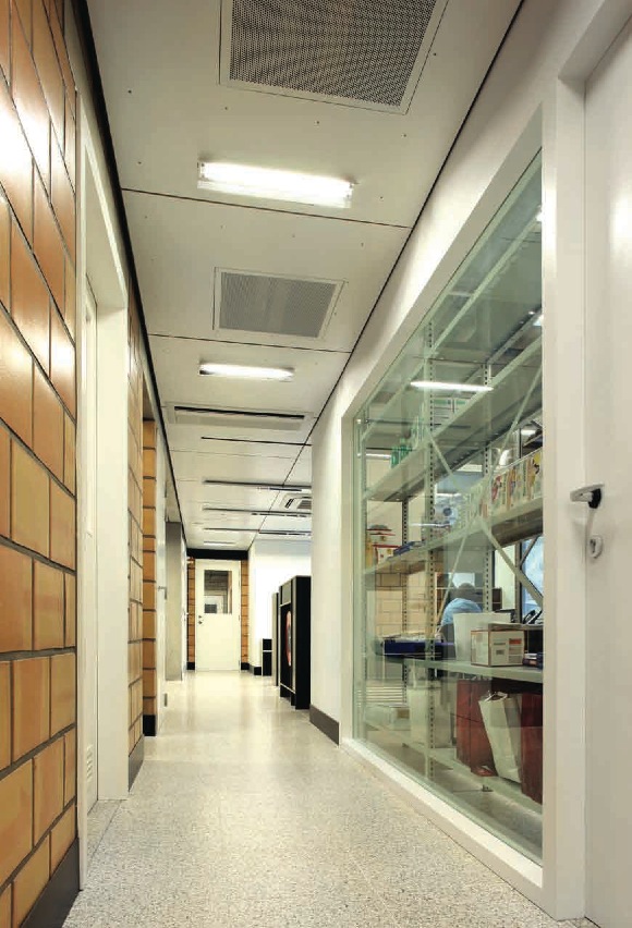 Malpertuus Veterinary Clinic / architecten de vylder vinck taillieu