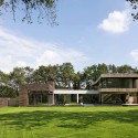 House At The Edge Of A Forest / Hilberink Bosch architects House At The Edge Of A Forest / Hilberink Bosch architects Courtesy of Hilberink Bosch architects