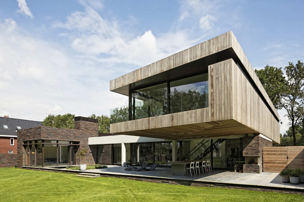 House At The Edge Of A Forest / Hilberink Bosch Architects